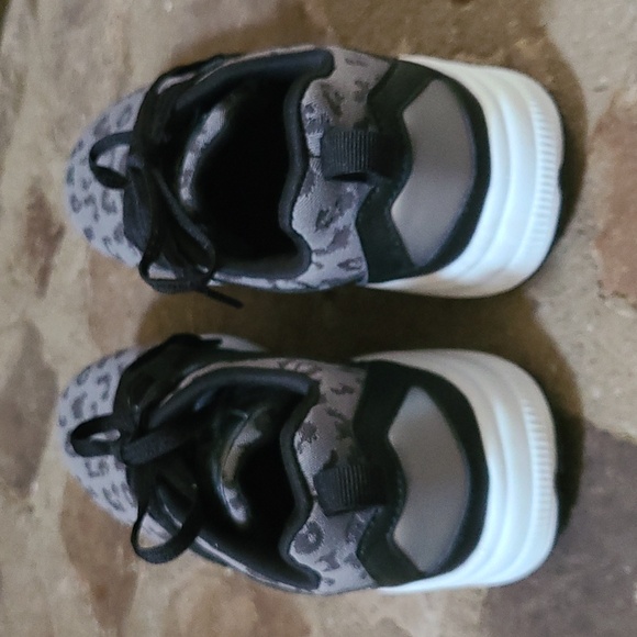 AVIA Black Gray Leopard Zumba - Picture 4 of 7